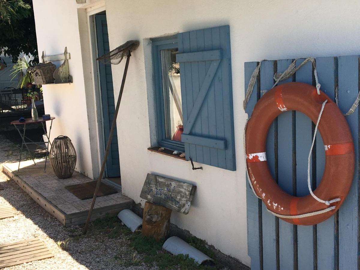 Cabanon De Pecheur En Bord De Lagune Sète Buitenkant foto
